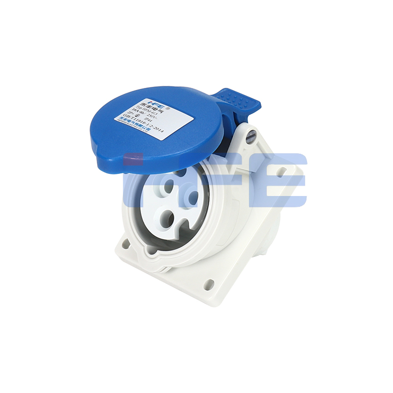 413 IP44 16A 3P