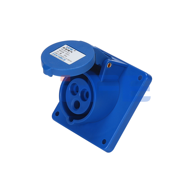413 IP44 16A 3P
