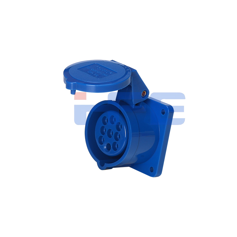319 IP44 16A 9P