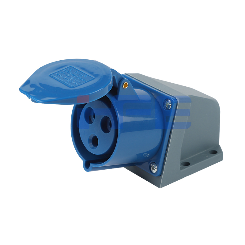 123M IP44 32A 3P
